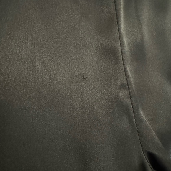 Sexy black satin 2 piece set. Crop top with high wasted wide leg pant. - Picture 4 of 4